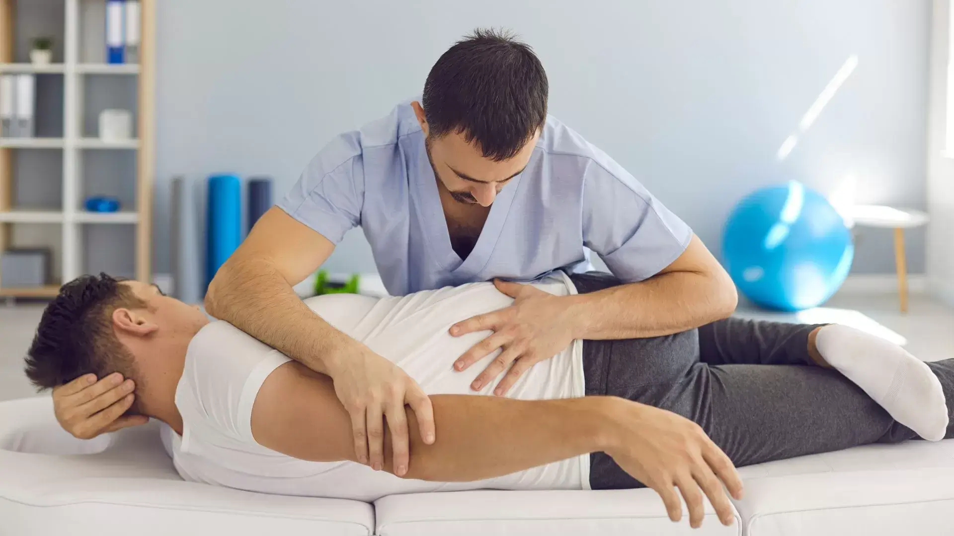 Chiropractor for Rib Pain