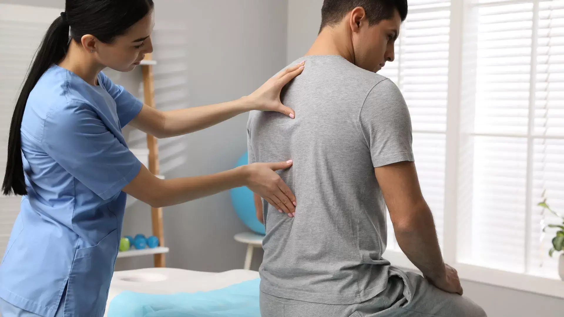 Chiropractor for Spinal Decompression